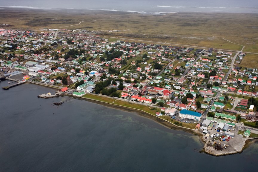 Falklands></div>
            <h6 align=